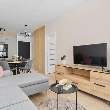 Nowoczesny Apartament Z Balkonem I Parkingiem W Centrum Wroclawia By Noclegi Renters Eksteriør bilde